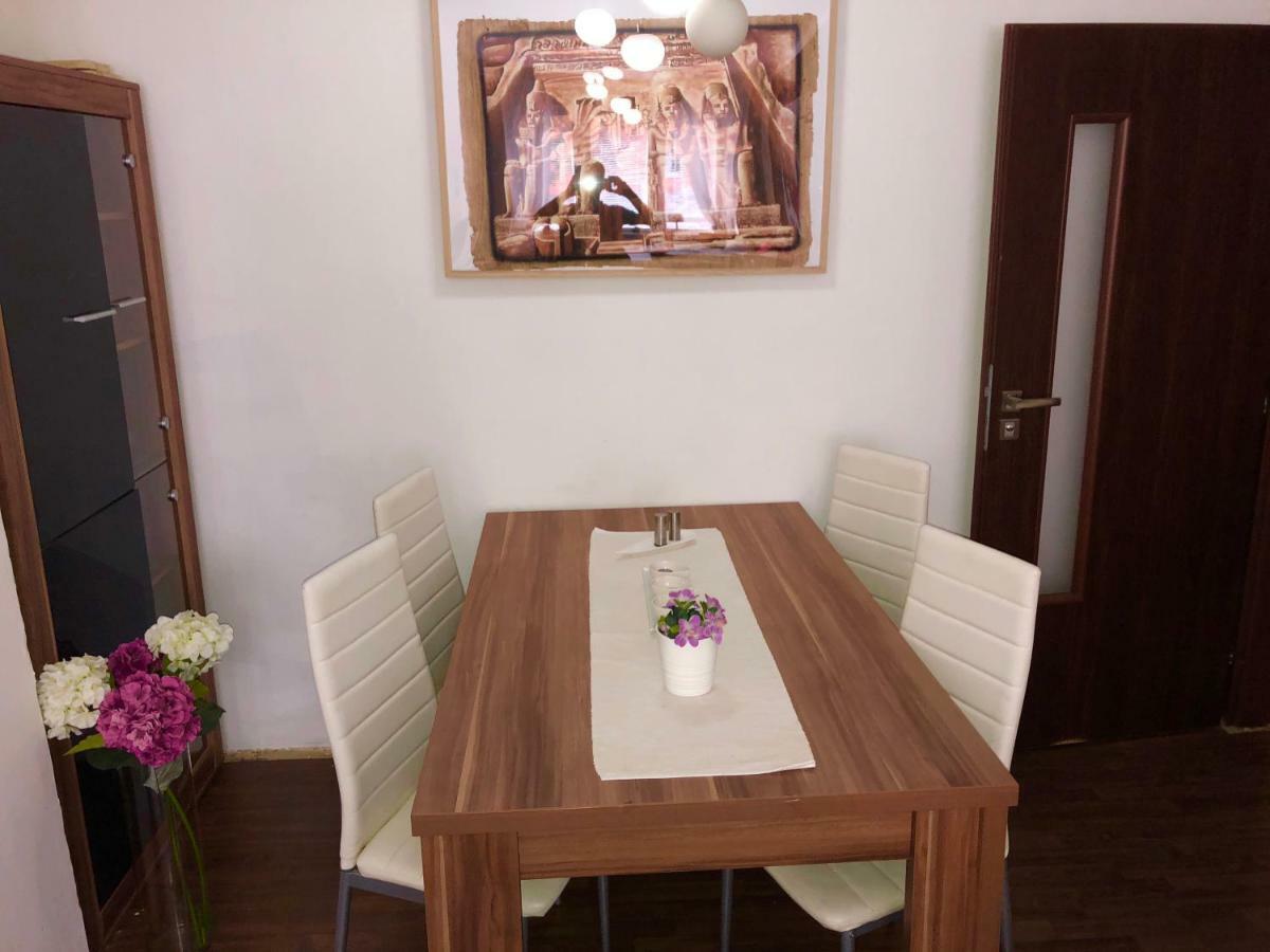 Appartement Apartman V Centru Mostu Extérieur photo